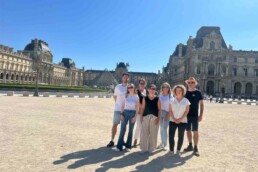 Team Kipp vor dem Louvre